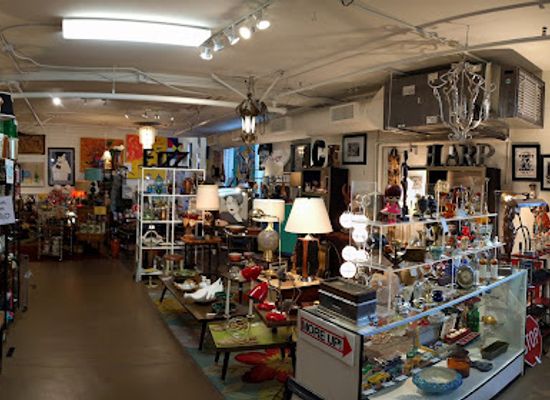 california/palm-springs/shop/sunny-dunes-antique-mall