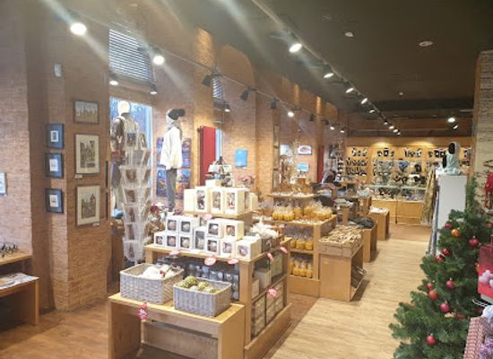 latvia/zemgale/shop/elkor-gift-shop-suveniru-veikals
