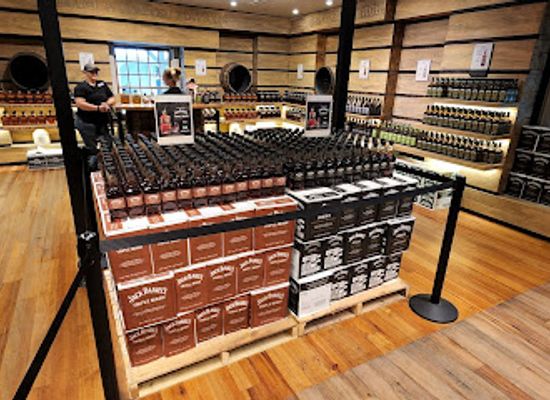 tennessee/jack-daniel-s-distillery/shop/the-white-rabbit-bottle-shop