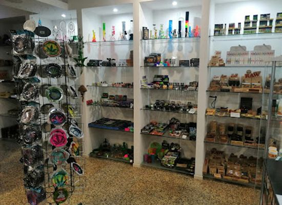 portugal/guimaraes/shop/hippy-roots