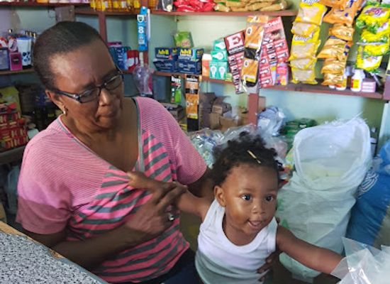 saint-vincent-and-the-grenadines/saint-david/shop/la-casa-chikita-foods-grocery-bar