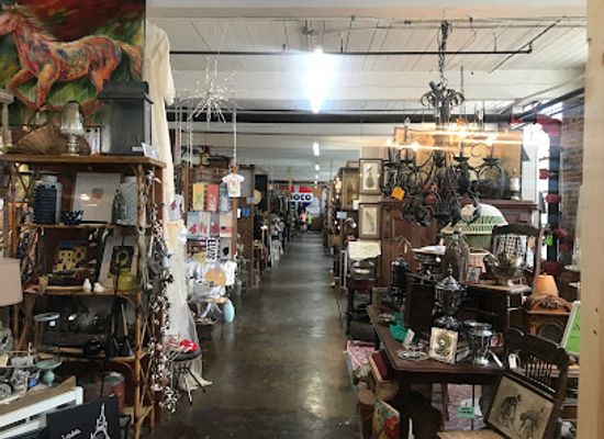 mississippi/north-mississippi/shop/relics-antique-marketplace
