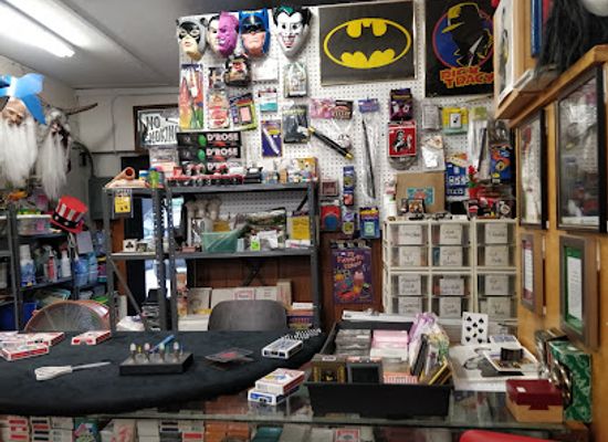 ohio/geneva-on-the-lake/shop/whips-magic-shop