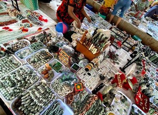 myanmar-burma/pyin-oo-lwin/shop/mandalay-jade-and-gemstones-market