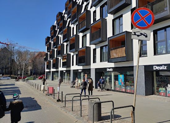 poland/poznan/wilda/shop/dealz