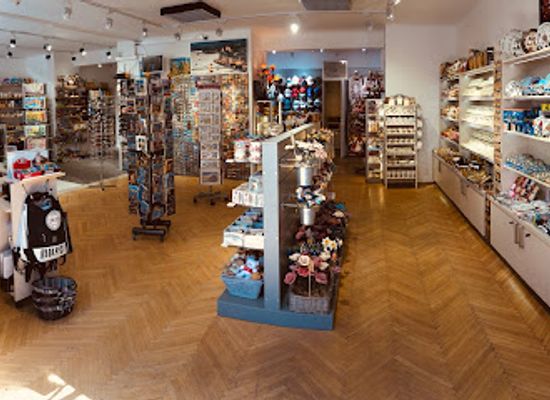 hungary/central-hungary/shop/smile-souvenir-shop-budapest