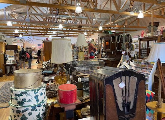 connecticut/central-connecticut/shop/the-past-antiques-marketplace-at-nature-s-art-village