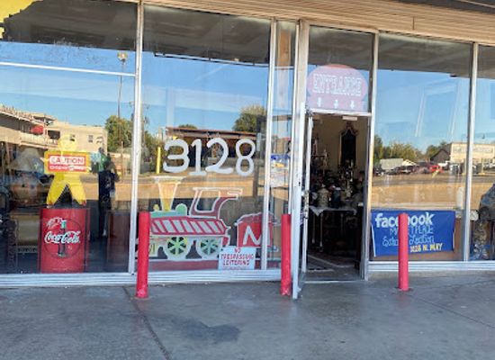 oklahoma/oklahoma-city-metropolitan-area/shop/old-world-imports-antiques-and-more-3128-north-may-ave