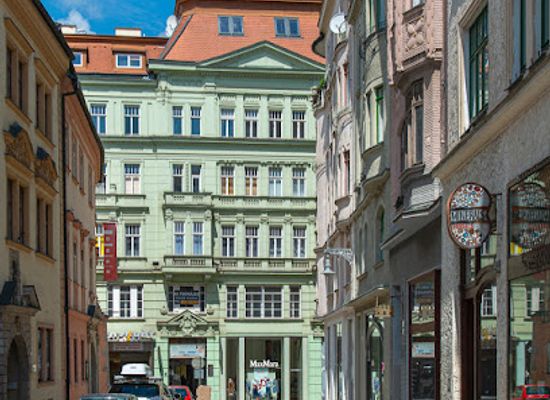 czechia/moravia/shop/max-mara