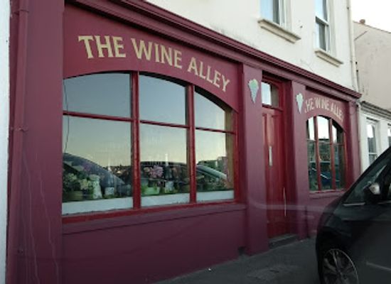 guernsey/les-tielles/shop/the-wine-alley