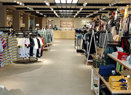 pakistan/khyber-pakhtunkhwa/shop/outfitters-peshawar