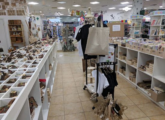 ukraine/lviv/lychakiv/shop/roksolana