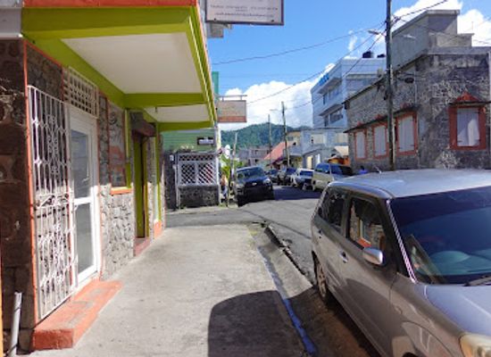 dominica/mahaut/shop/quin-s-jewelry