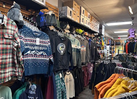 vermont/smugglers-notch-state-park/shop/three-mountain-outfitters