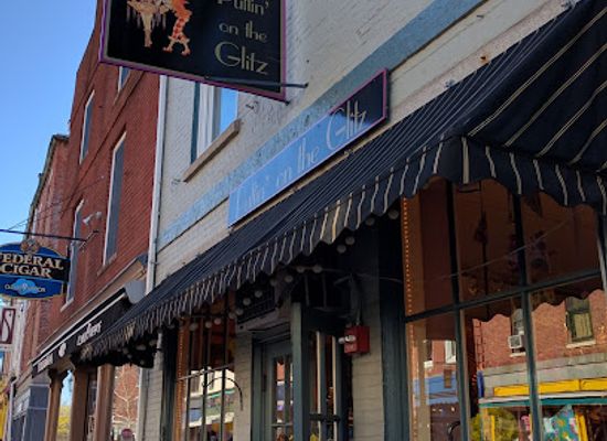 new-hampshire/seacoast-region/shop/puttin-on-the-glitz