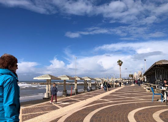 israel/haifa-beaches/shop/midrahof