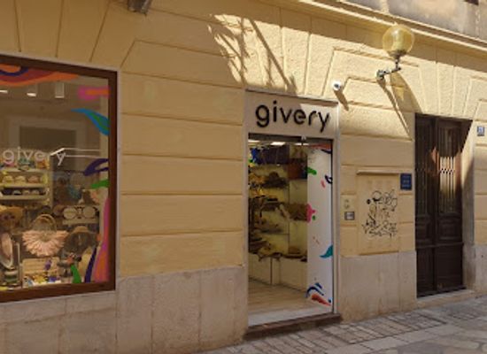 croatia/porec/shop/givery