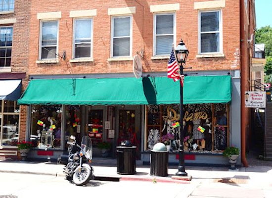 illinois/galena-territory/shop/dreams-boutique