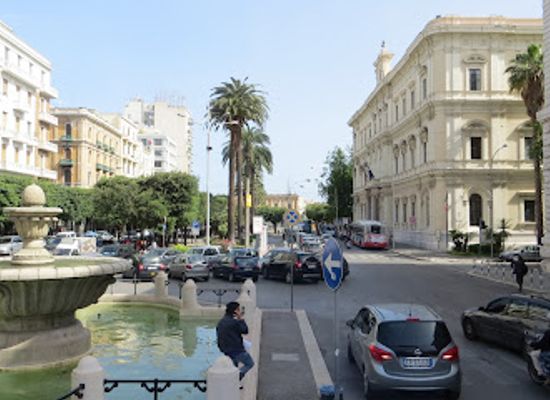 italy/bari/shop/outlet-sciuku