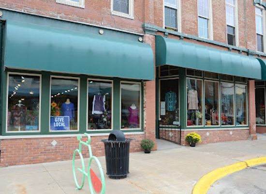 iowa/muscatine/shop/the-halltree-boutique