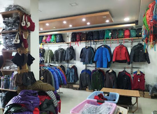 india/darjeeling/chowrasta/shop/himalaya-gears-darjeeling