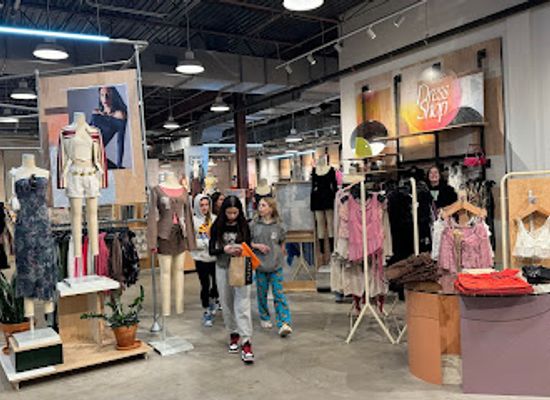 connecticut/danbury/shop/urban-outfitters
