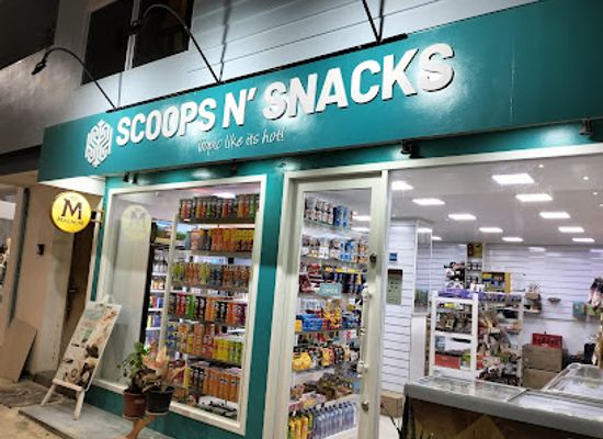 maldives/maafushi-island/shop/scoops-n-snacks