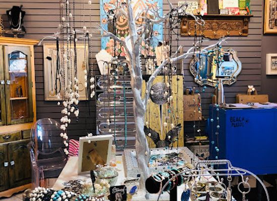 canada/ottawa-valley/shop/stunning-women-s-fashion-accessories-byward-market-ottawa
