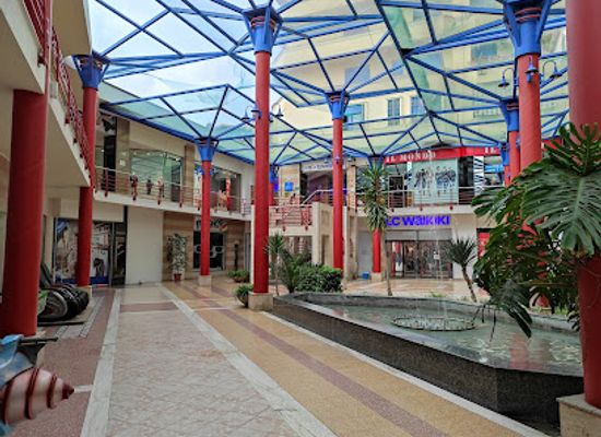 albania/vlora-coast/shop/lc-waikiki