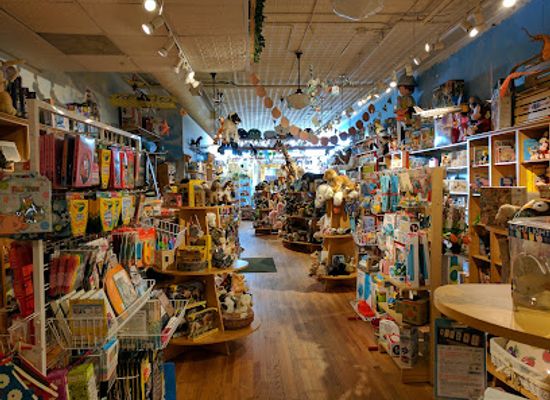 maine/greater-portland-and-casco-bay/shop/treehouse-toys
