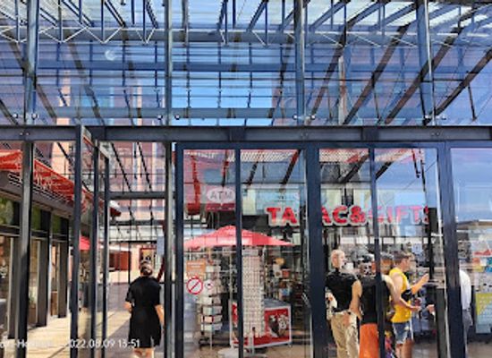 netherlands/rotterdam/kop-van-zuid/shop/de-raadsvrouwen-tabac-gifts-galleria-s