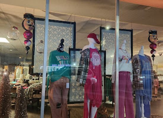 alabama/lake-guntersville/shop/polly-s-market-design