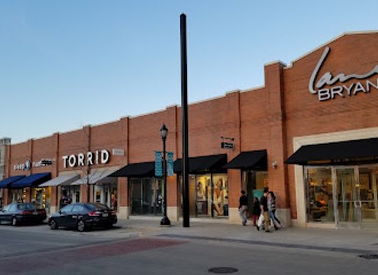 wisconsin/milwaukee/east-side/shop/bayshore-mall