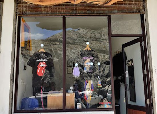 india/leh-ladakh/shop/druk-collections
