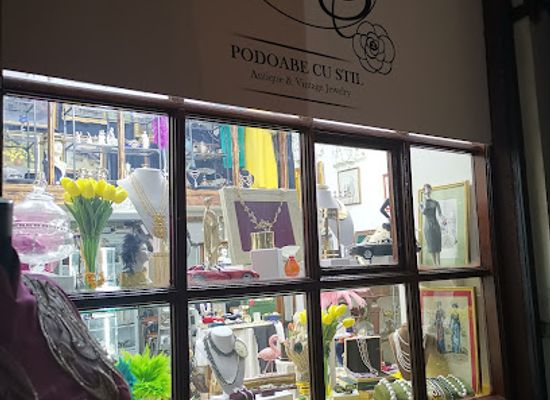 romania/bucharest/old-town/shop/podoabe-cu-stil-antique-vintage-jewelry