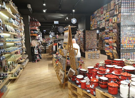 hungary/northern-hungary/shop/world-of-souvenir