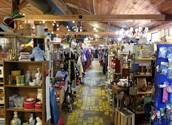 arkansas/southwest-arkansas/shop/fayetteville-s-funky-flea-market