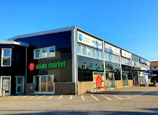 sweden/kosterhavet-national-park/shop/asian-market-stromstad