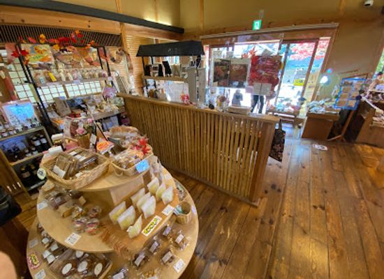 japan/kyoto/arashiyama/shop/burari-arashiyama