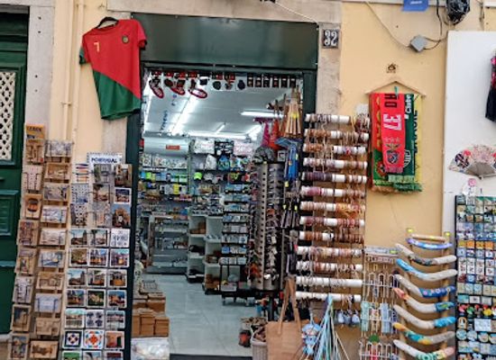 portugal/lisbon/bairro-alto/shop/souvenir-do-portuguese