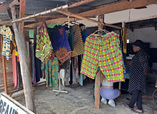 malawi/nkhata-bay/shop/beaura-s-shop