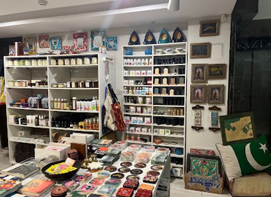 pakistan/lahore/shop/polly-and-other-stories