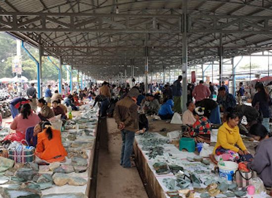myanmar-burma/dry-zone/shop/mandalay-jade-and-gemstones-market