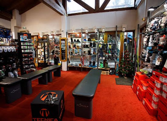france/les-arcs/shop/skiset-alpiski-charvet