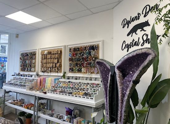 united-kingdom/monmouthshire/shop/dylan-s-den-crystal-and-jewellery-shop