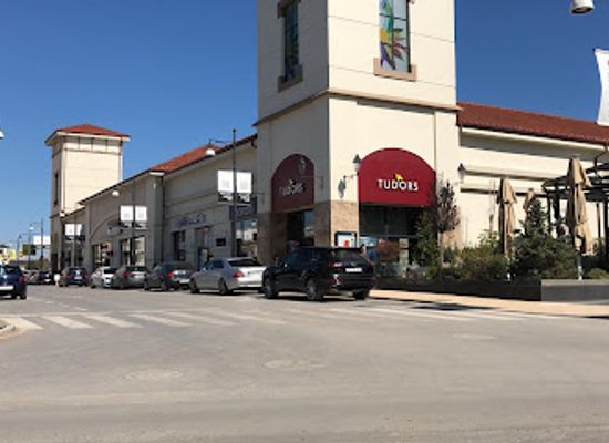 kosovo/nokshiq/shop/the-village-shopping-fun