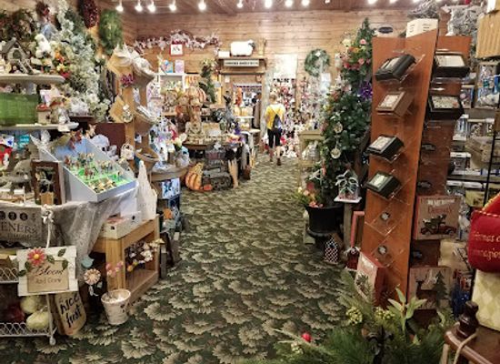 idaho/ponderosa-state-park/shop/mccall-christmas-house