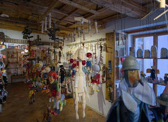 czechia/ore-mountains/shop/shop-marionety-truhlar