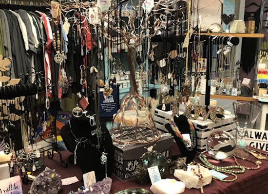 florida/stuart/shop/genies-gems-crystal-boutique