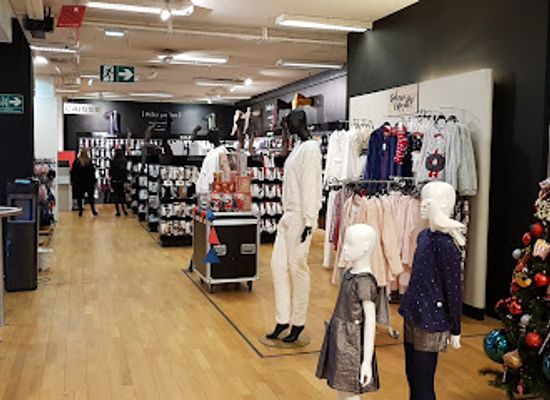france/normandy-beaches/shop/galeries-lafayette-caen